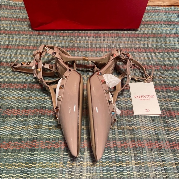 Valentino Garavani Rockstud beige patent leather pumps 37 US6,5  NEW NO BOX - Picture 5 of 8